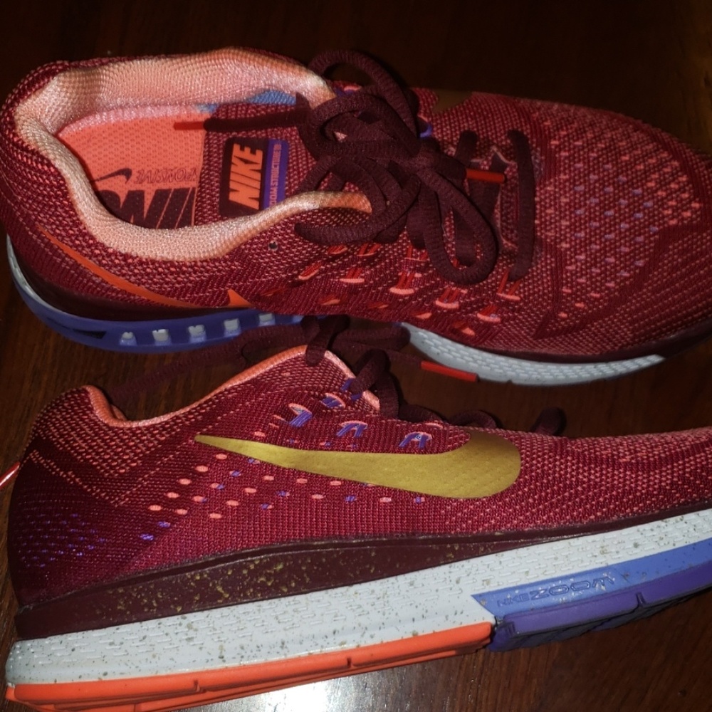 Maroon nike running shoes